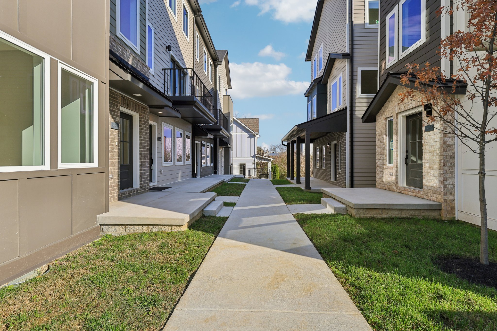 6124 Robertson Ave-S1511-058.jpg