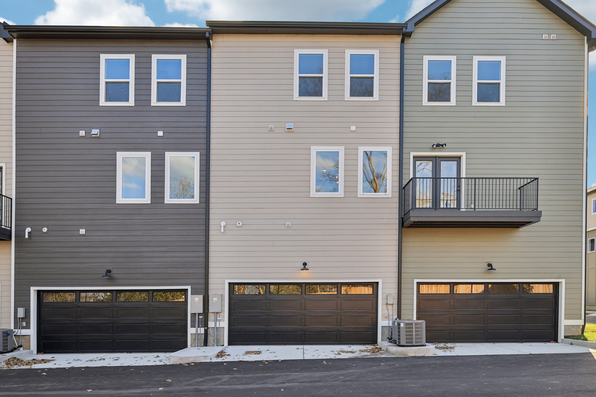 6124 Robertson Ave-S1511-060.jpg