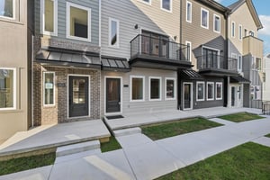 6124 Robertson Ave-S1511-001.jpg