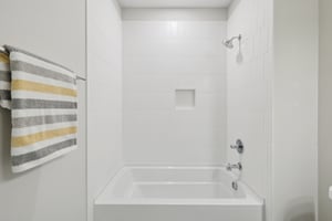 6124 Robertson Ave-S1511-032.jpg