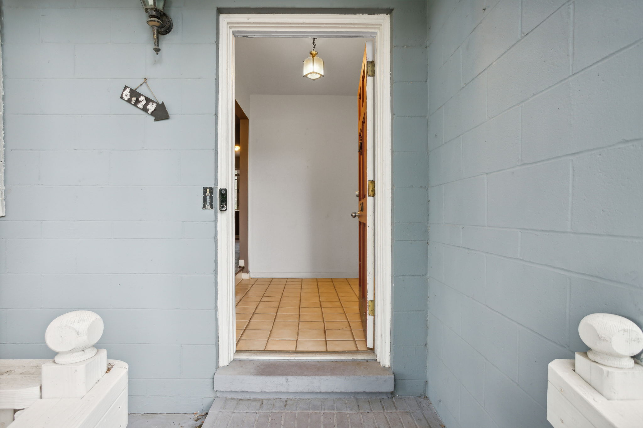 Front Entry Detail