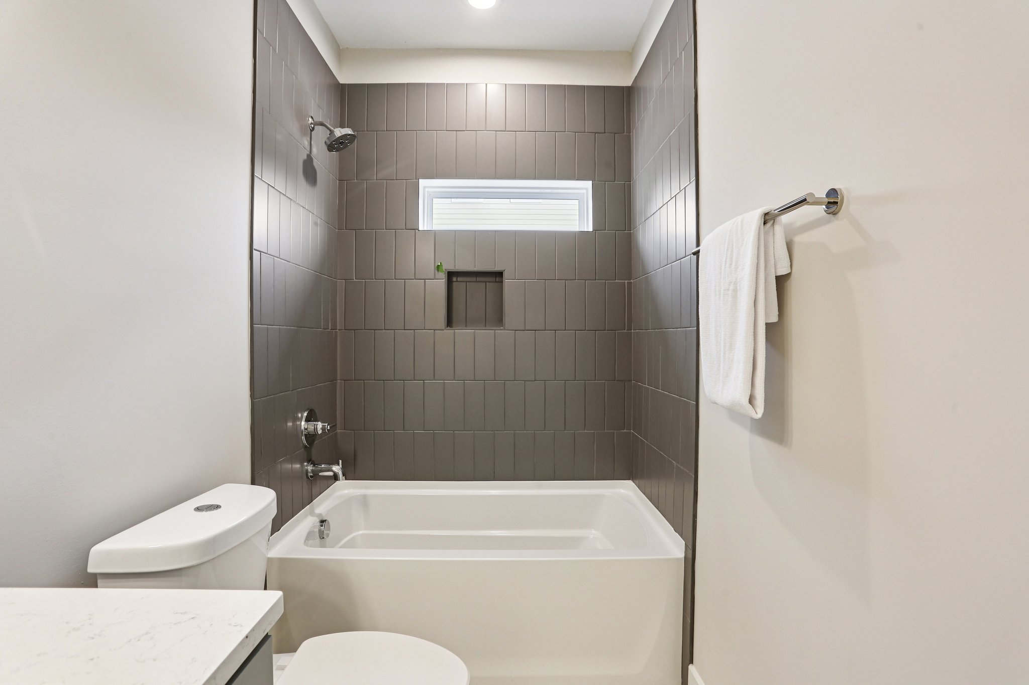 Robertson Ave-S2011-017.jpg