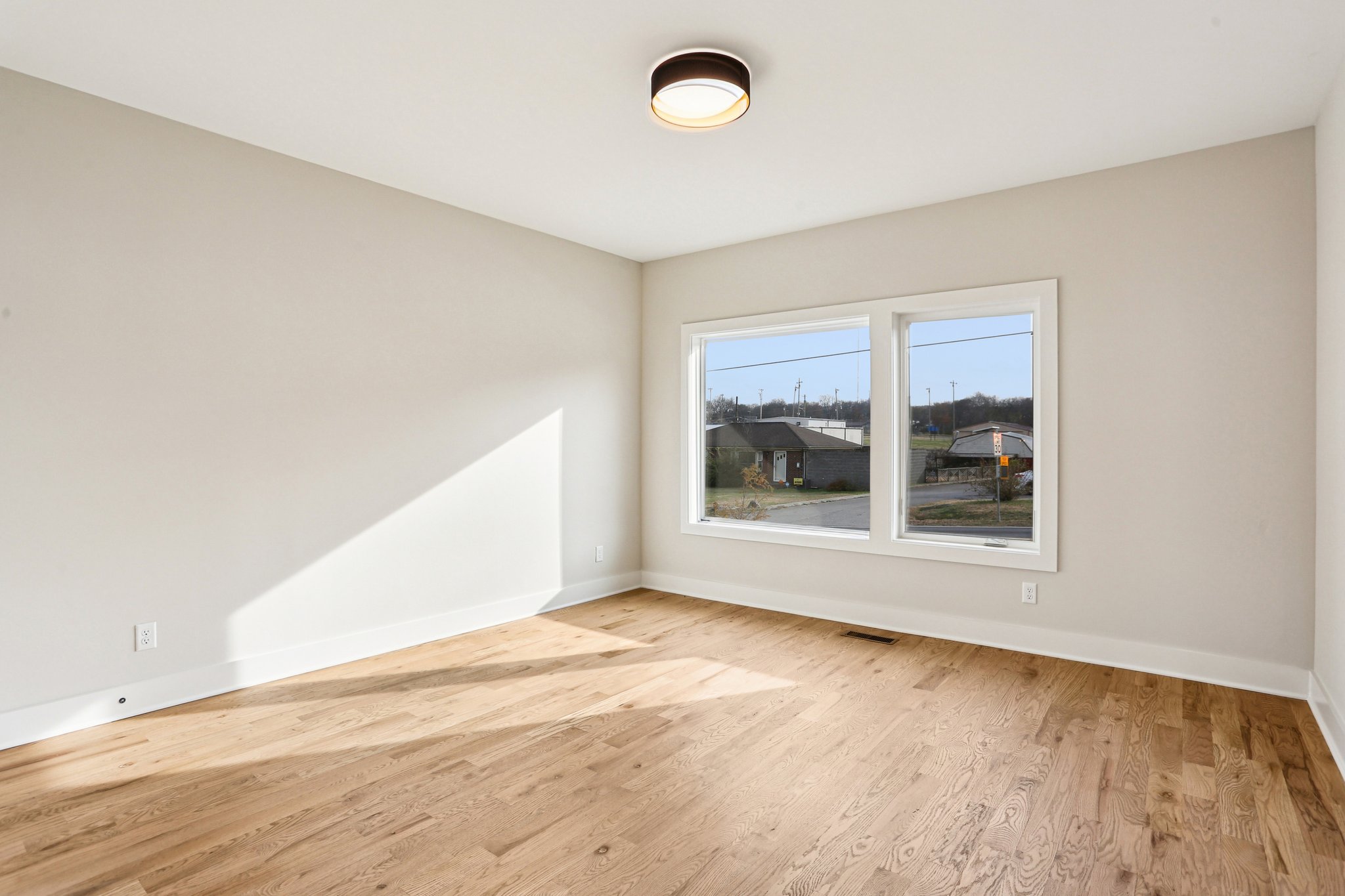 Robertson Ave-S2011-018.jpg