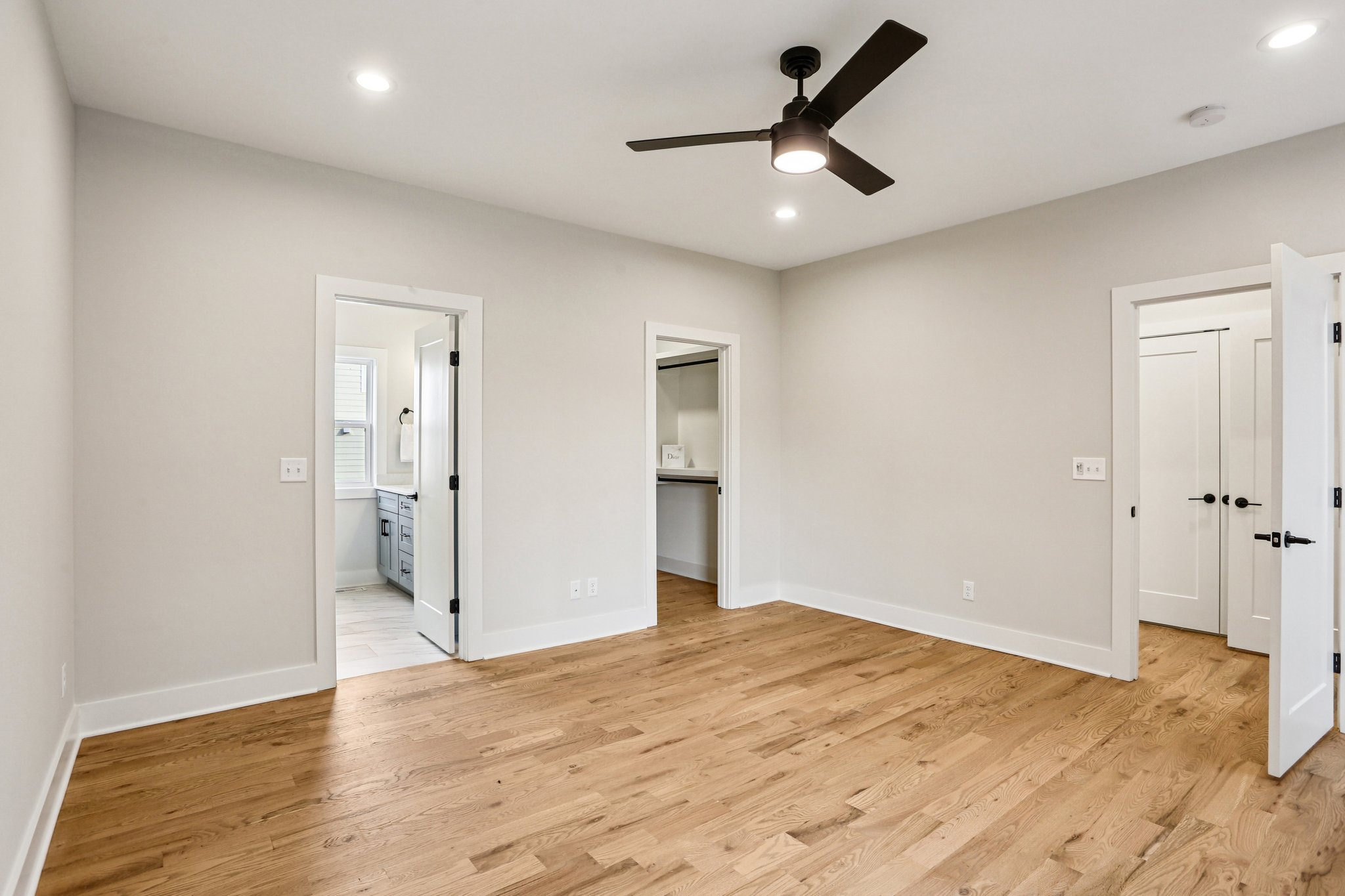 Robertson Ave-S2011-022.jpg