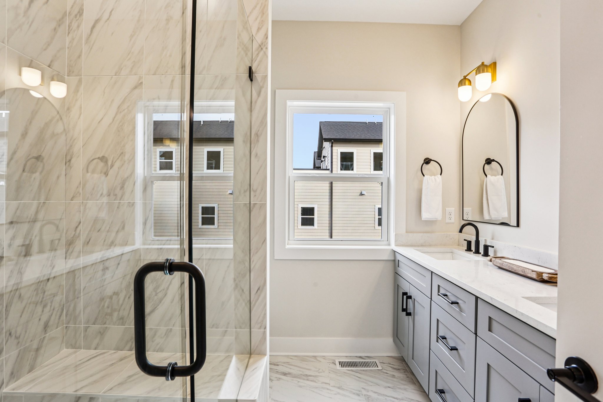 Robertson Ave-S2011-024.jpg