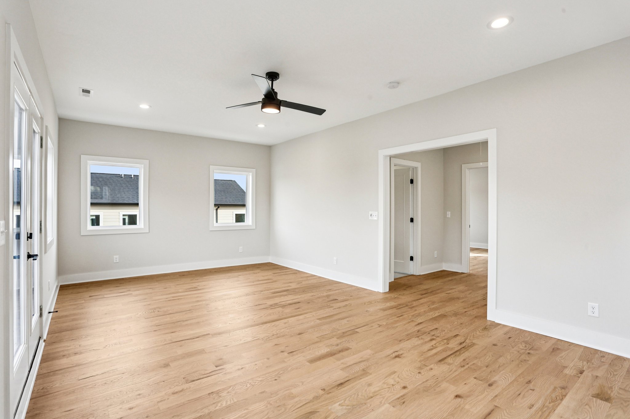 Robertson Ave-S2011-029.jpg