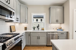 Robertson Ave-S2011-014.jpg