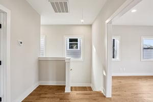 Robertson Ave-S2011-033.jpg