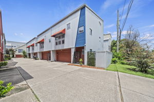  Photo 0