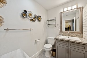  Photo 32