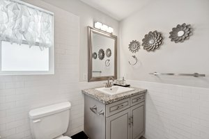  Photo 23