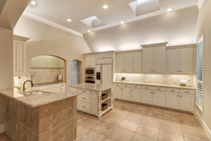 Kitchen/Breakfast Area