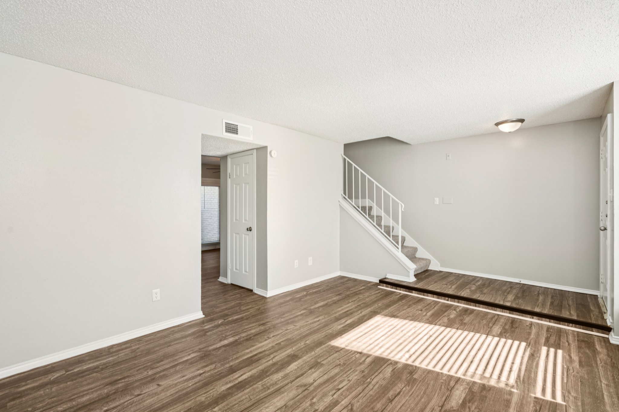 613 Clearwood Dr. Unit 614-S0611-003.jpg