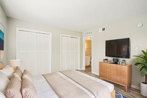 613 Clearwood Dr. Unit 517-S0611-013 virtually staged.jpeg