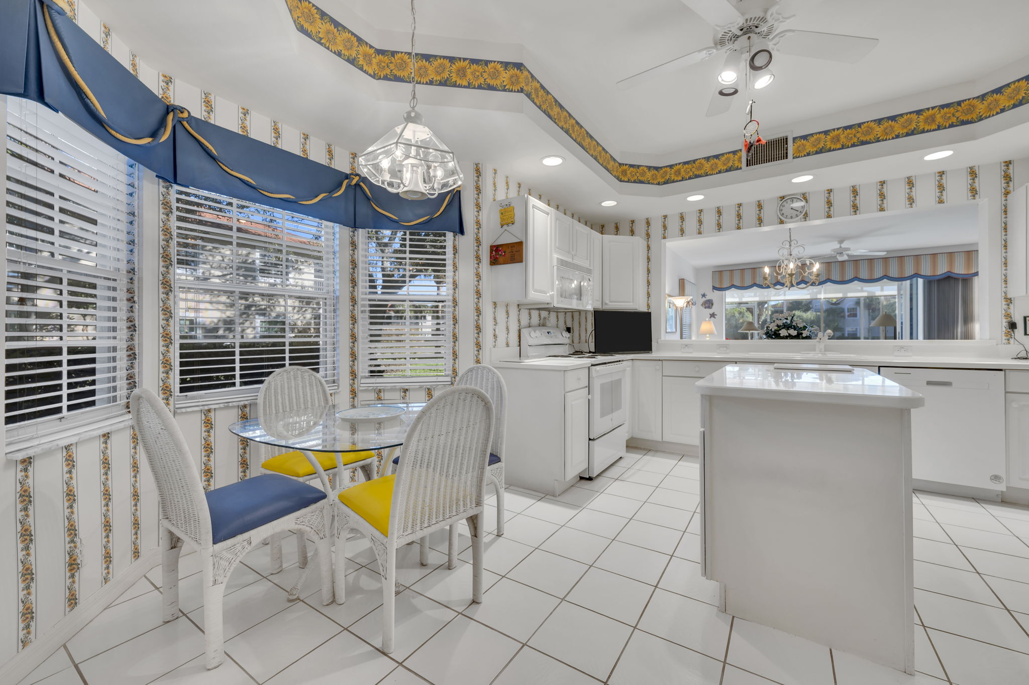 Eat in Kitchen - Kitchen