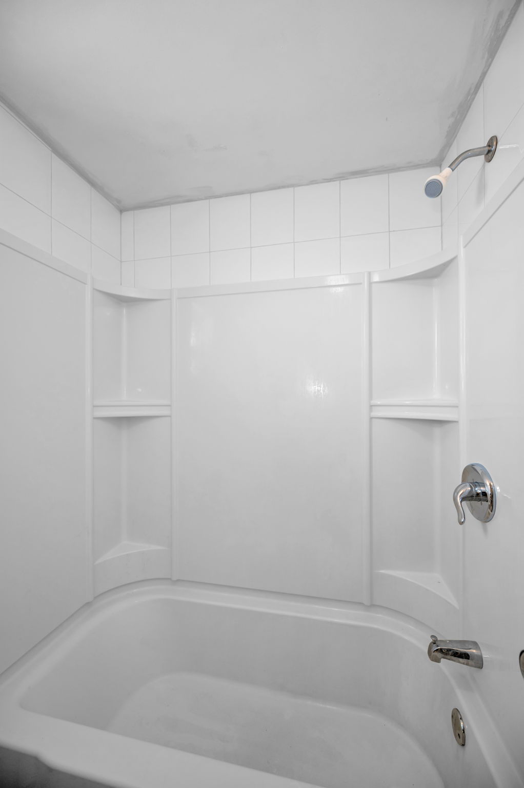 Primary Bathroom1b