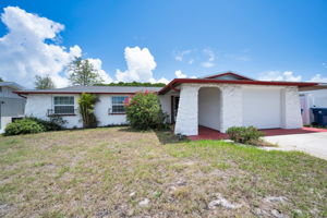 Front Exterior5