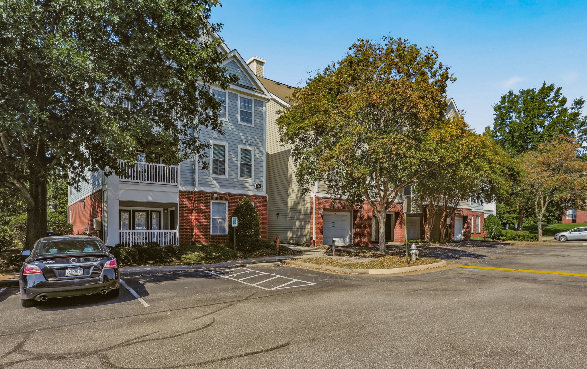 01-Exterior Front
