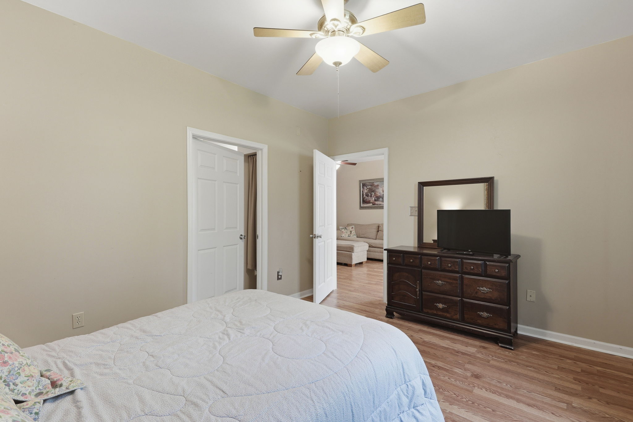 17-Bedroom
