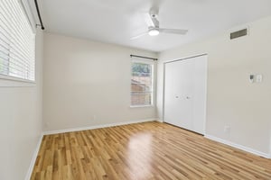 Coronet St-S1505-029.jpg