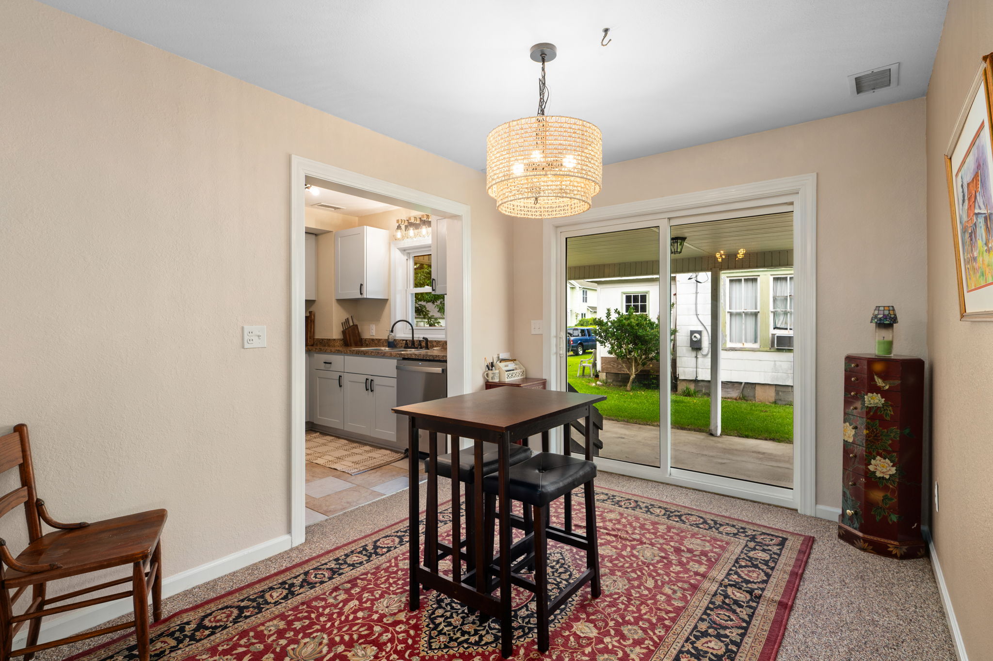 614-Croatan-Ave-Dining