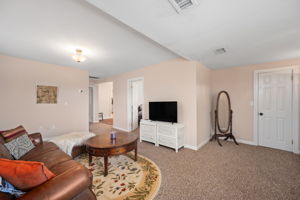 614-Croatan-Ave-Living-V3