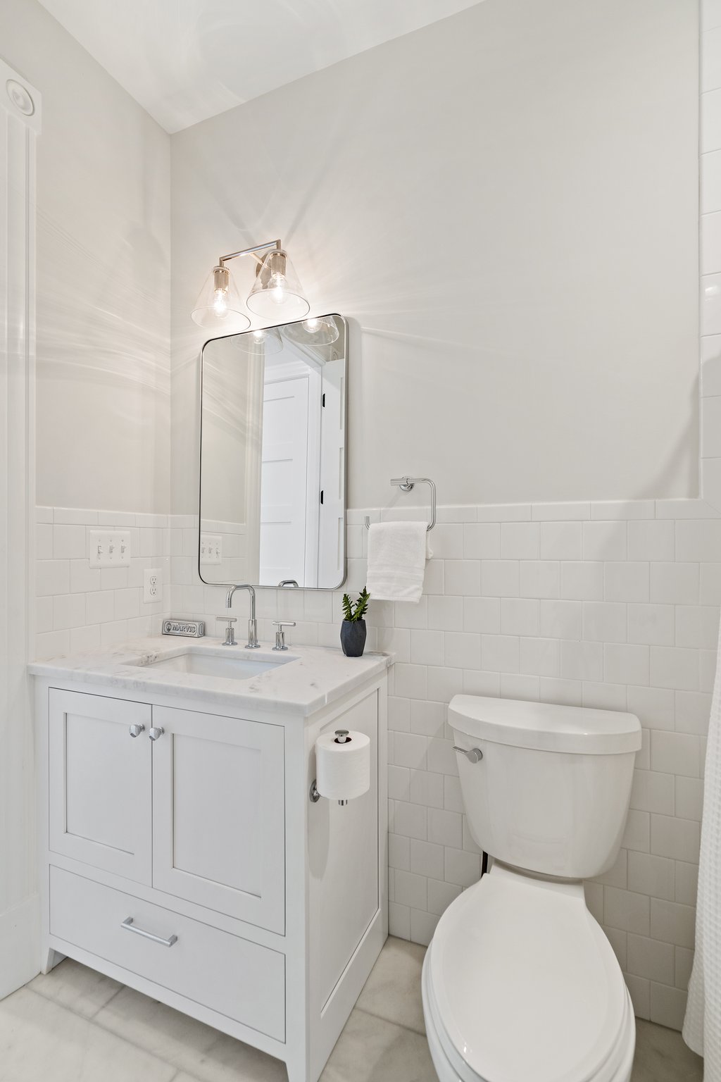 614 E St NE, Washington, DC 20002, USA Photo 35