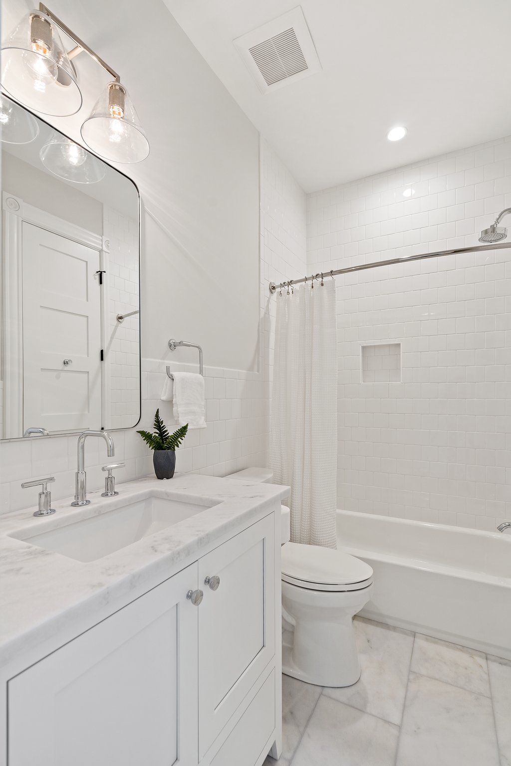 614 E St NE, Washington, DC 20002, USA Photo 34