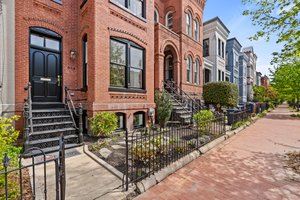 614 E St NE, Washington, DC 20002, USA Photo 5