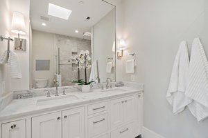 614 E St NE, Washington, DC 20002, USA Photo 29