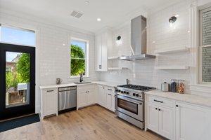 614 E St NE, Washington, DC 20002, USA Photo 16