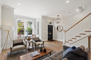 614 E St NE, Washington, DC 20002, USA Photo 10