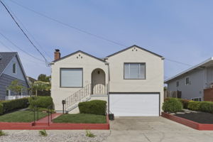 614 Kern St photo 1 of 60
