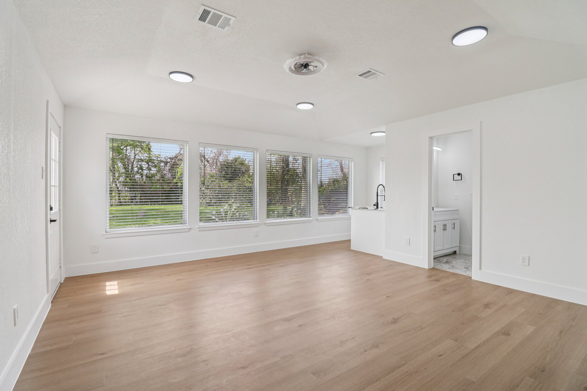 Nest Ln-S2503-009.jpg