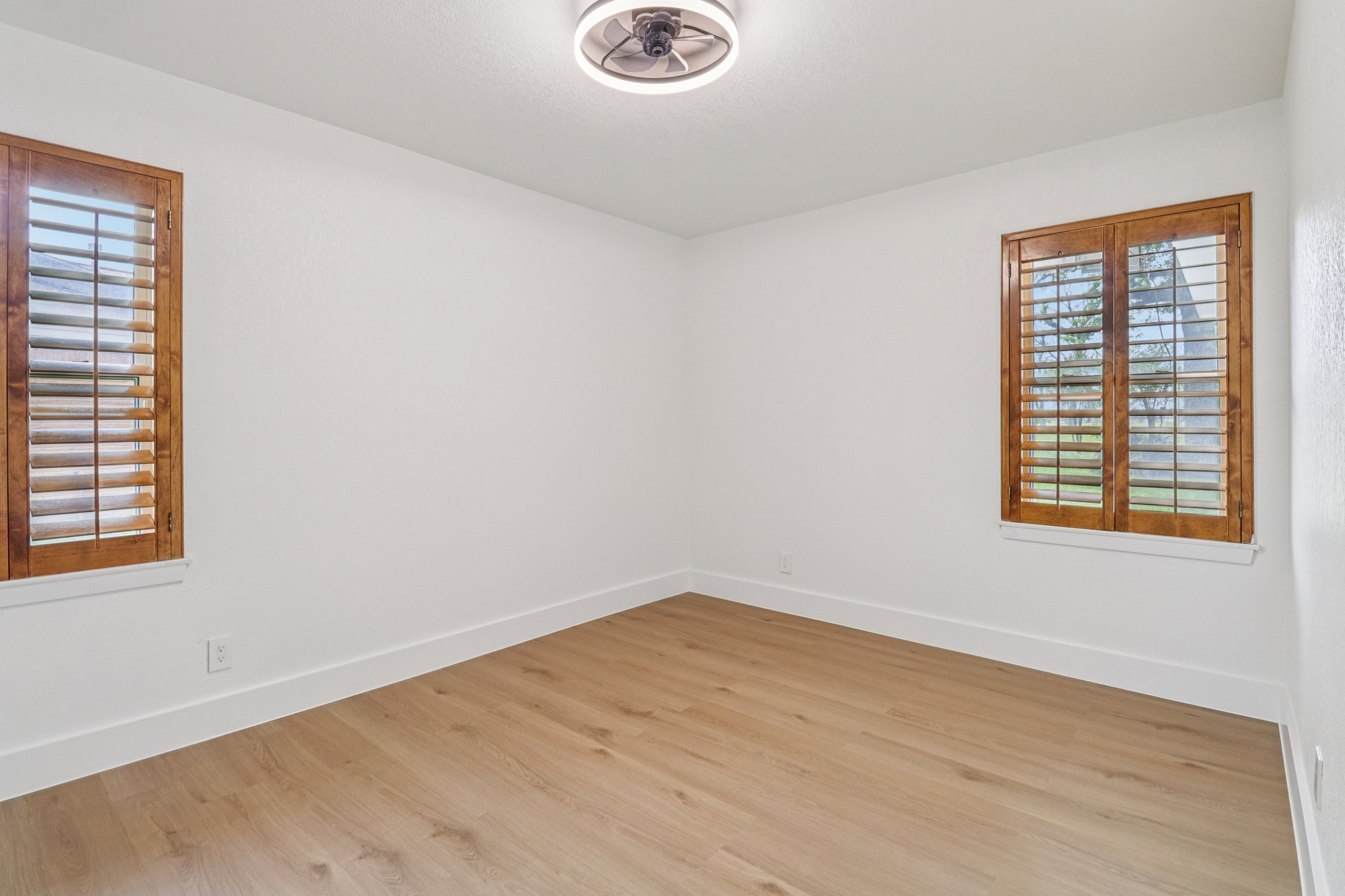 Nest Ln-S2503-019.jpg