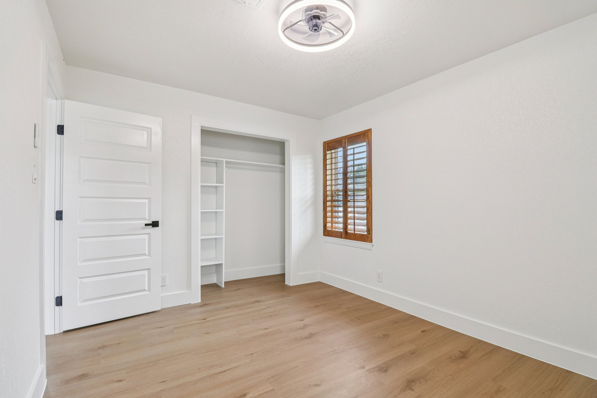 Nest Ln-S2503-020.jpg