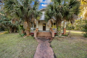 Welcome to 614 S Orange Edwards Blvd