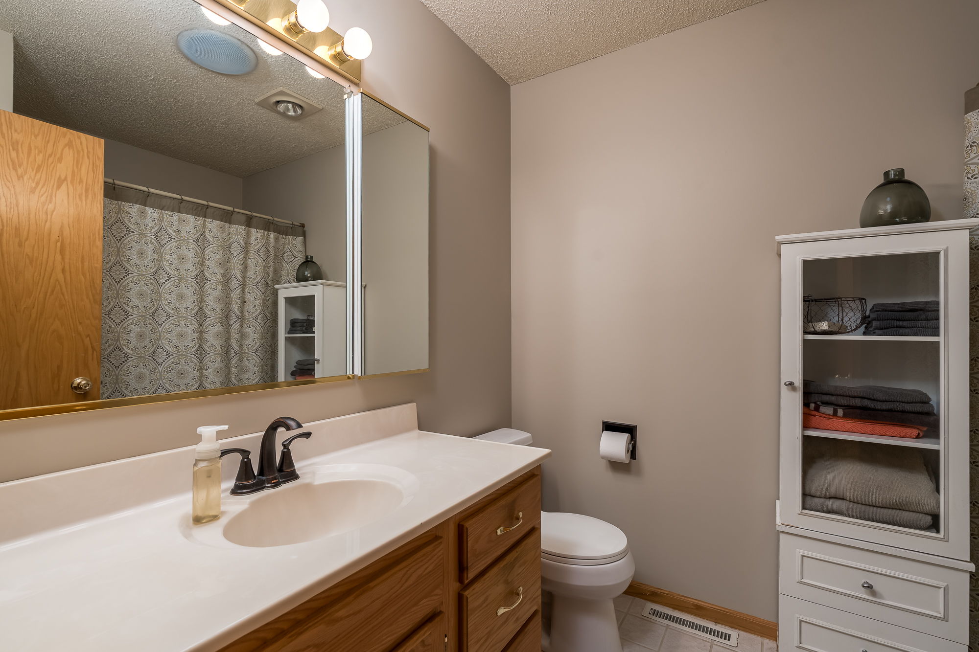 Main Bathroom
