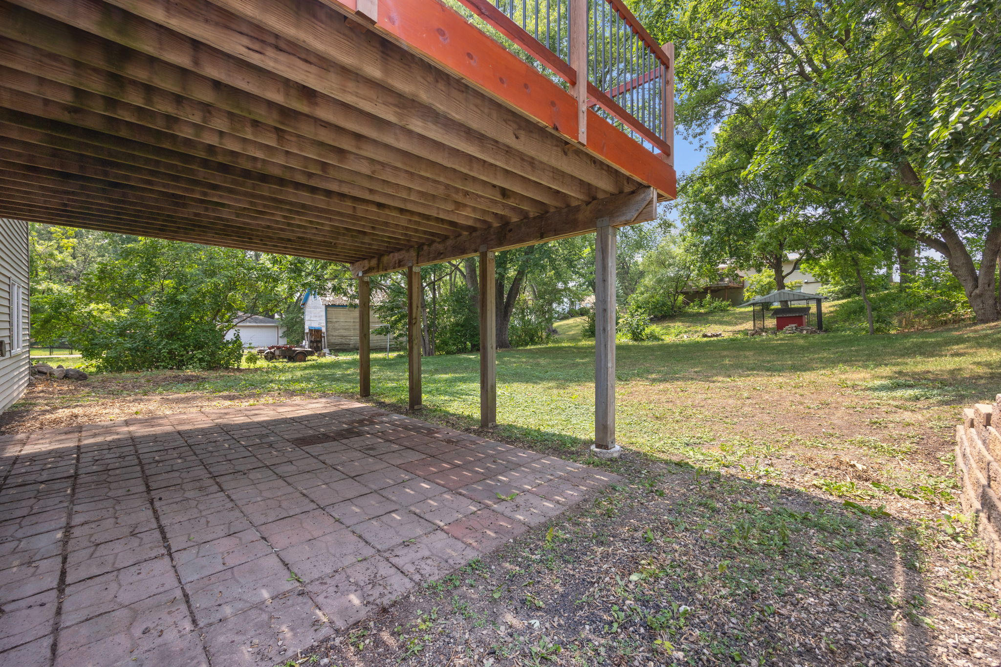 23_Exterior