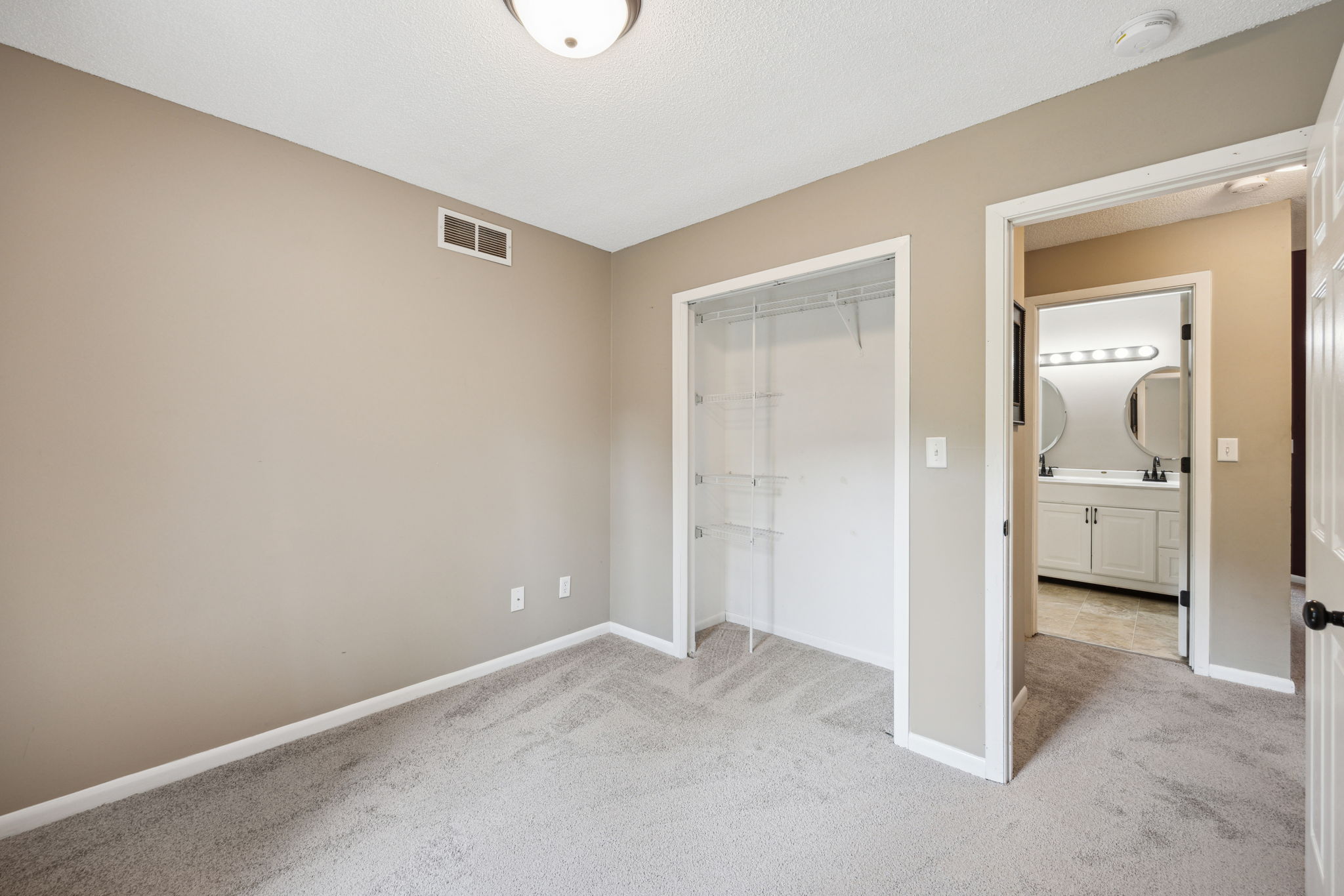 14_Interior