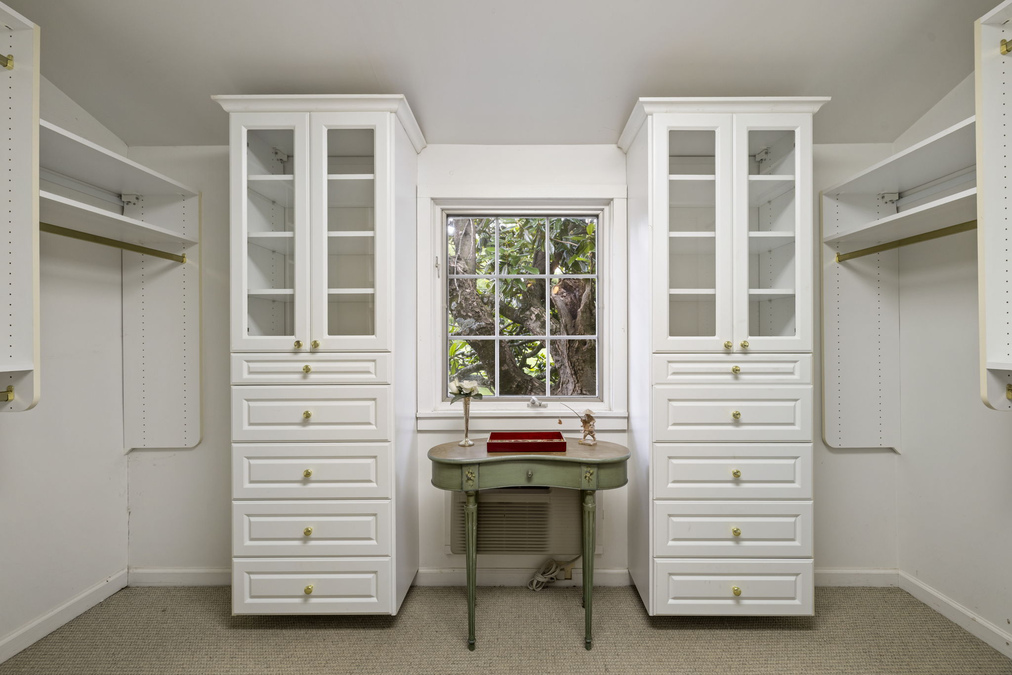 2nd Floor Primary dressing area