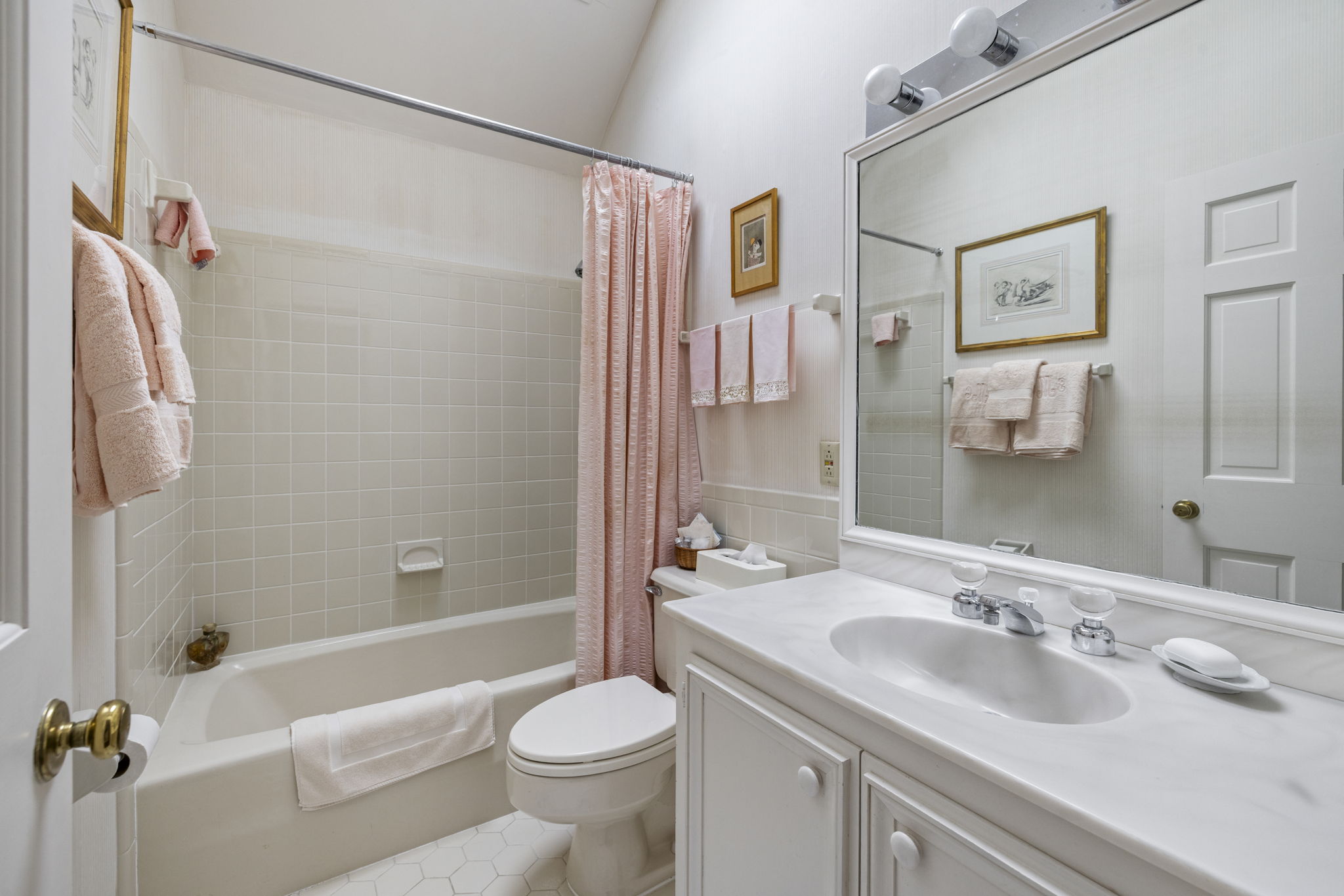 Guest Bath ensuite bathroom