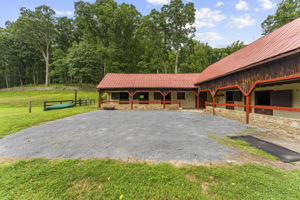 6 Stall Stone Stable with Tack Room & Hayloft