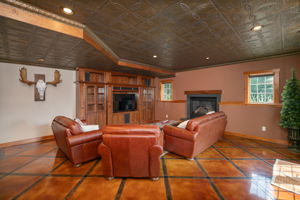 42-Family Room