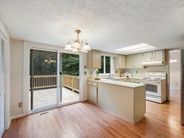 Kitchen/Breakfast Area