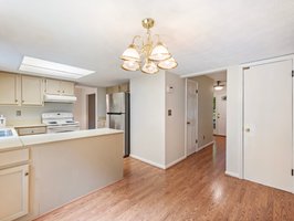 Kitchen/Breakfast Area