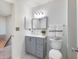 2nd Floor Full Bathroom