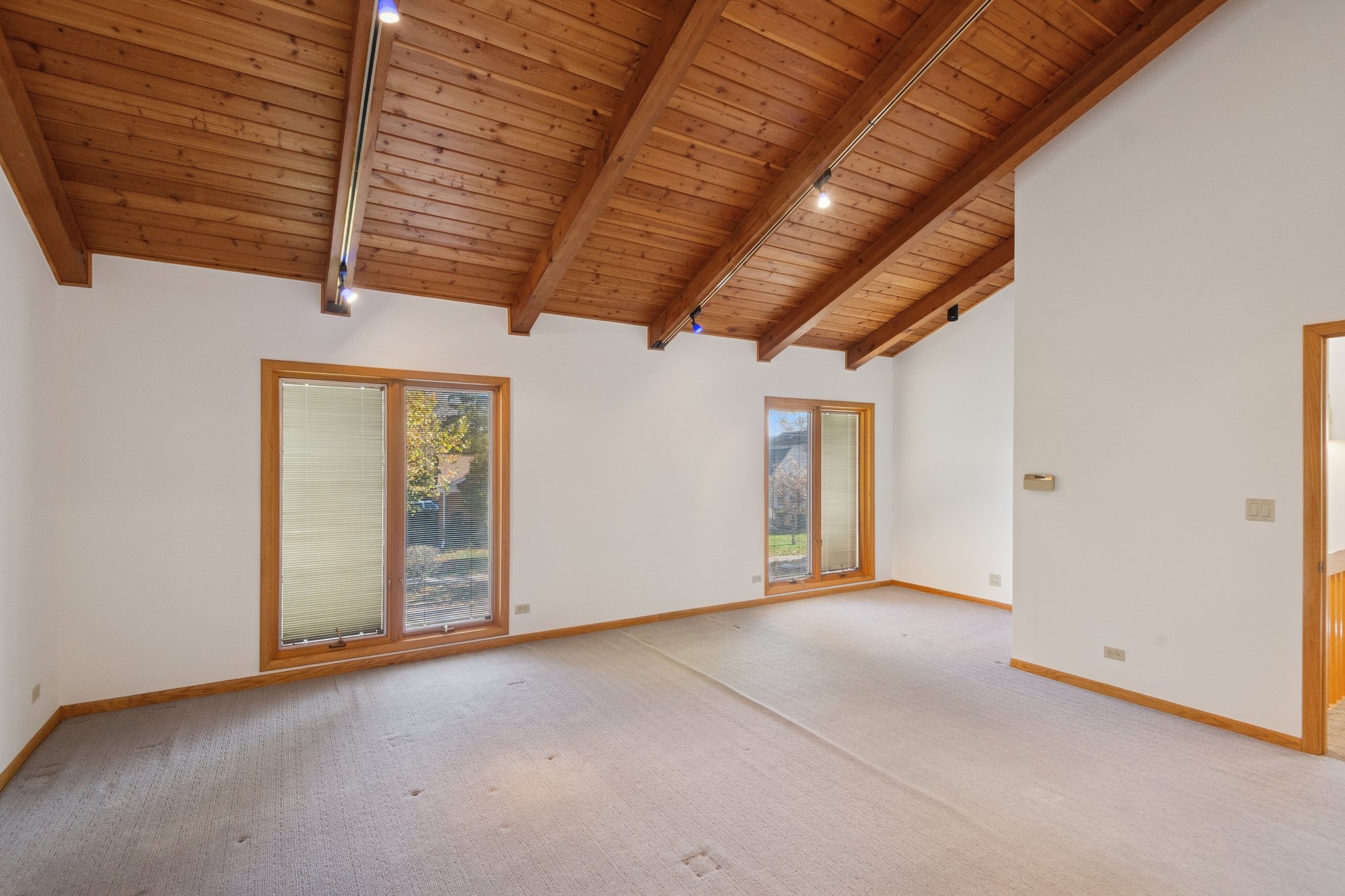 6148 N Lowell Ave_011.jpg