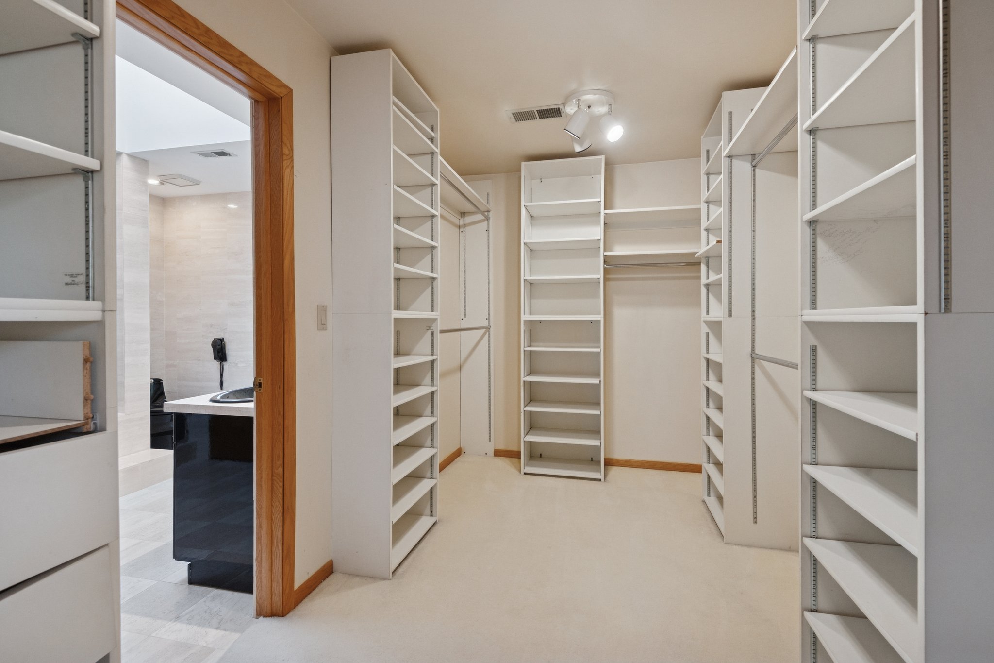 6148 N Lowell Ave_015.jpg