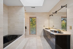 6148 N Lowell Ave_013.jpg